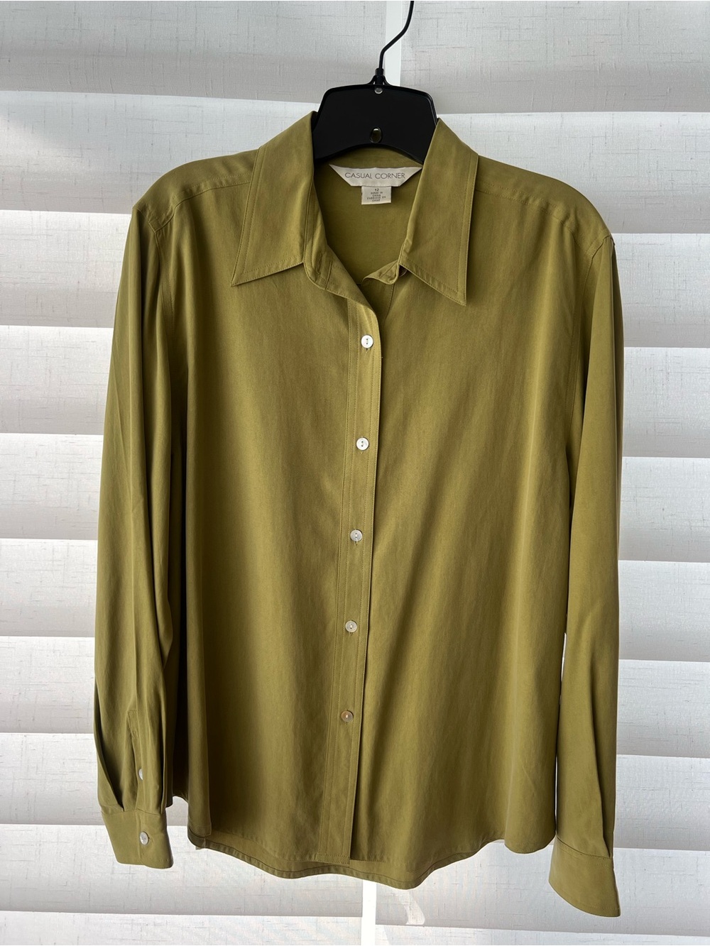 Casual Corner Olive Button-Front Women's Blouse